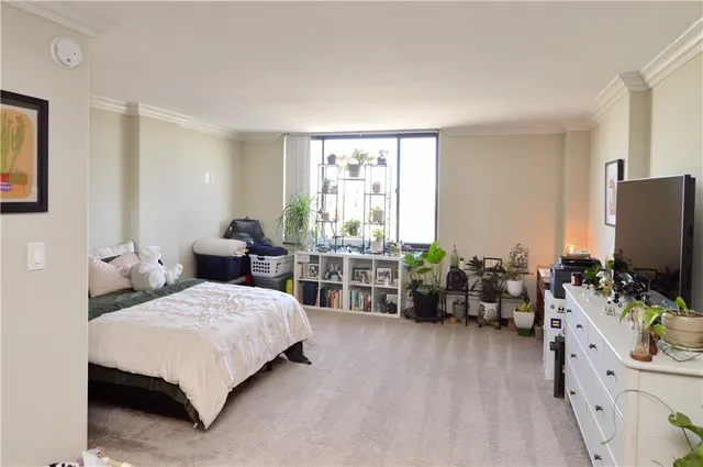 $114,000 | 700 East 8th Street, Unit 9L, Kansas City, MO 64106