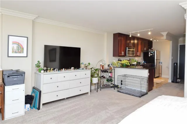 $114,000 | 700 East 8th Street, Unit 9L, Kansas City, MO 64106