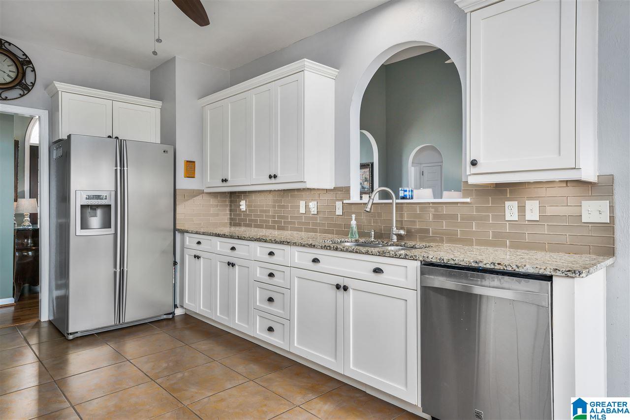 3964 Shades Crest Road South Birmingham, AL 35244 - Photo 13 of 31