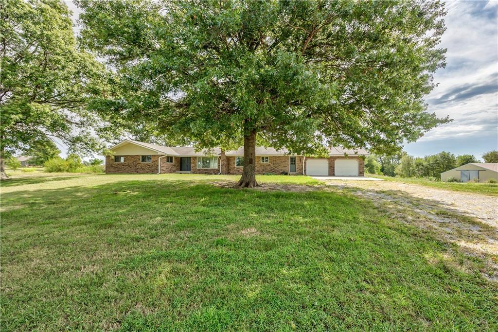 2333 Northeast County Road Butler, MO 64730 - Photo 3 of 44 Gallery Image 3