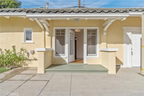 $3,400 | 1325 East Altadena Drive, Altadena, CA 91001