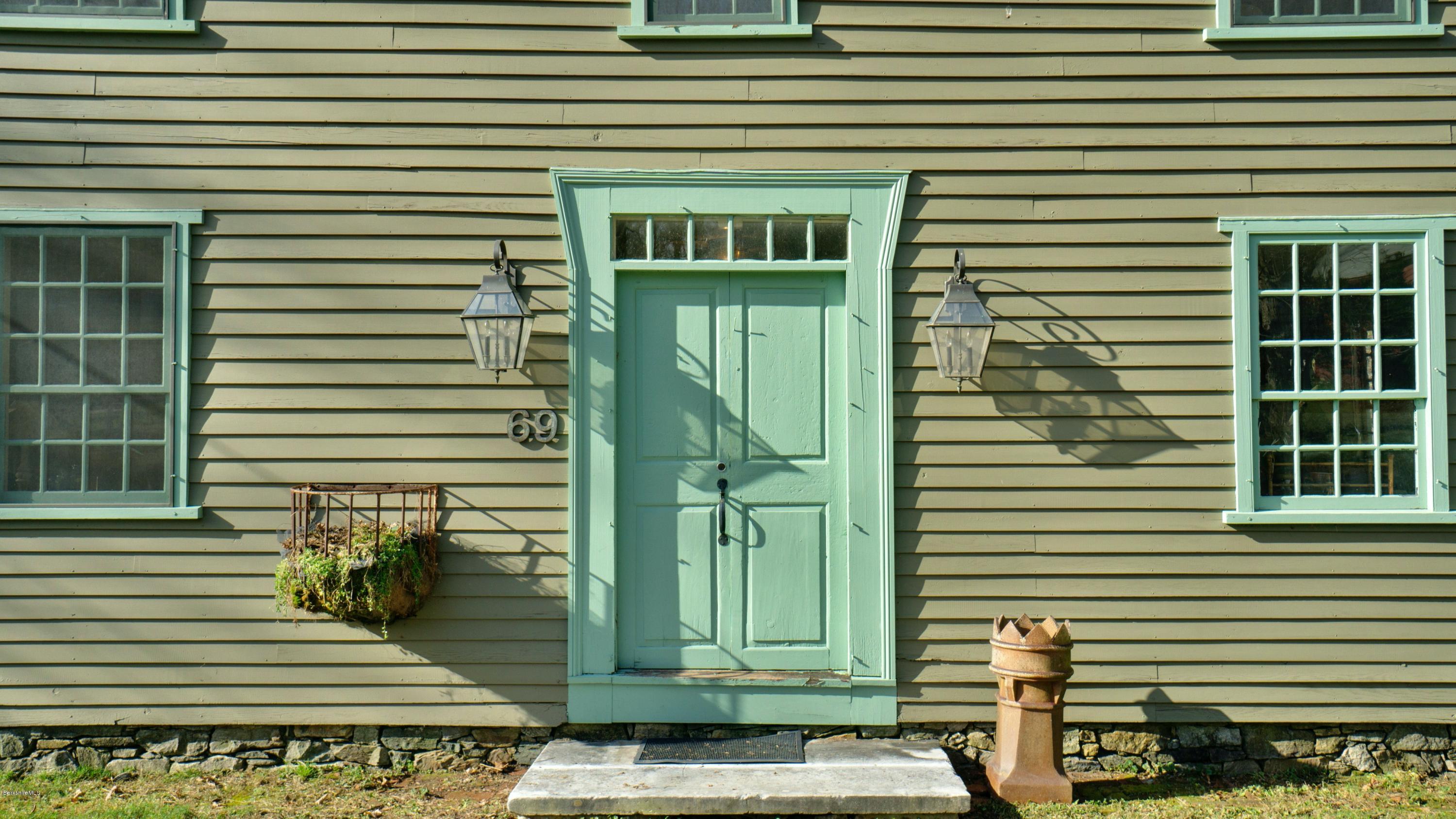 69 E Road Sheffield, MA 01257 - Photo 2 of 25 Stunning front door