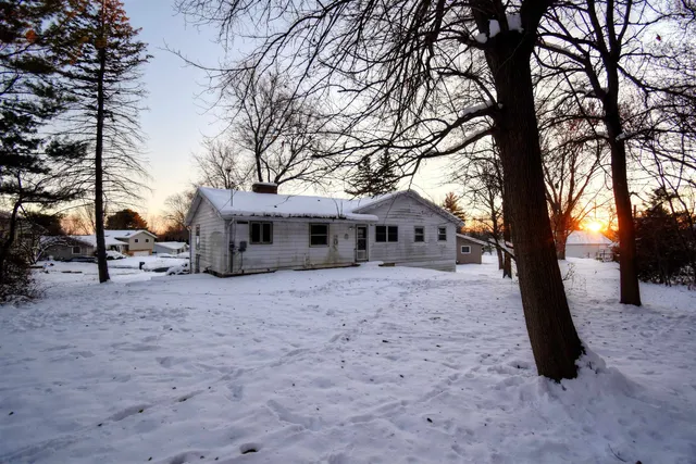 $289,900 | 6324 Crestwood Circle, McFarland, WI 53558