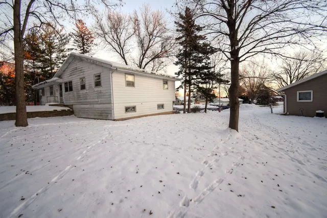 $289,900 | 6324 Crestwood Circle, McFarland, WI 53558