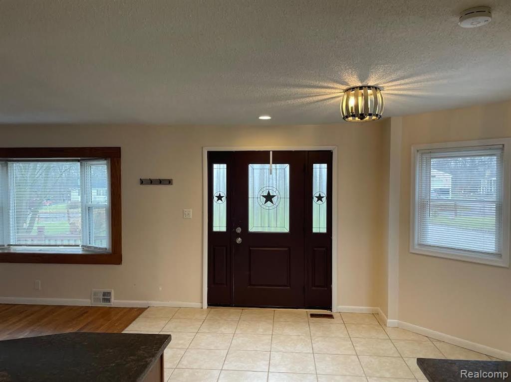 6637 Hitchingham Road Ypsilanti, MI 48197 - Photo 7 of 23