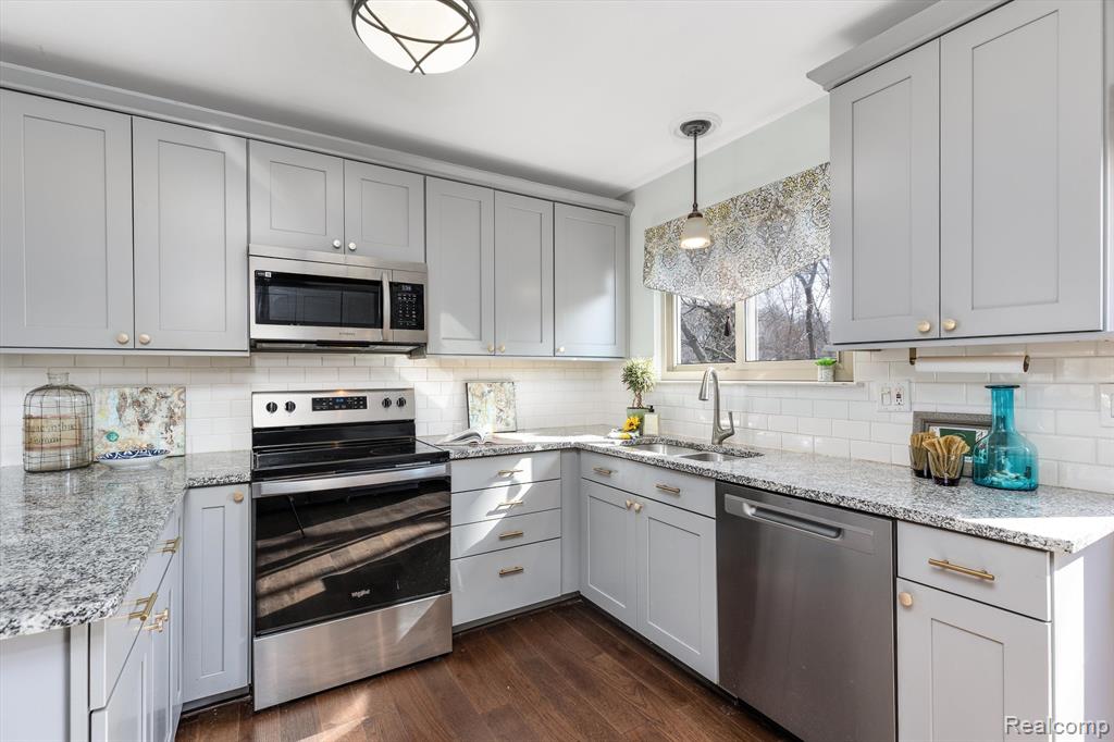 3645 Dearborn Avenue Rochester Hills, MI 48309 - Photo 8 of 29