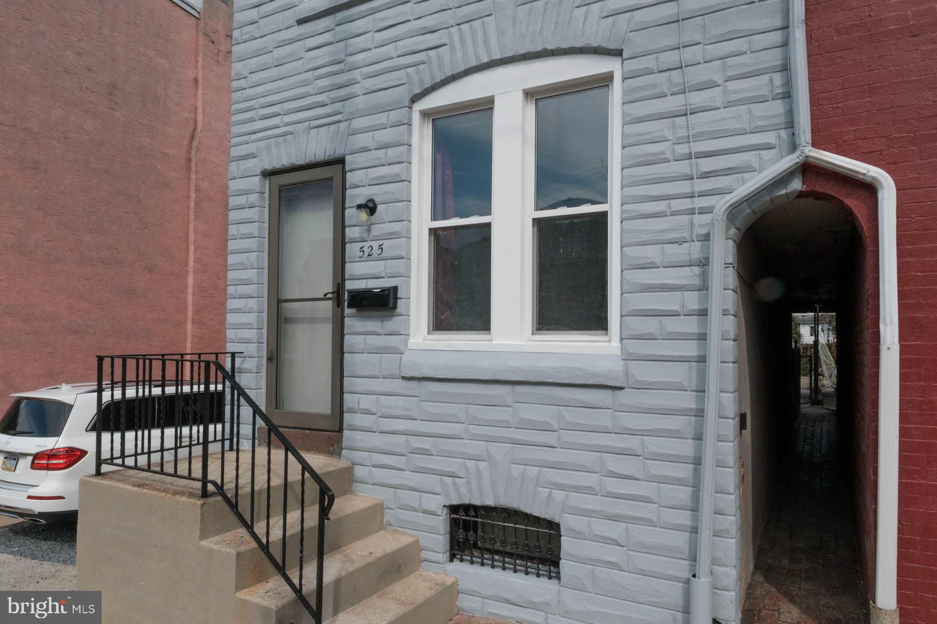 525 South 18th Street Reading, PA 19606 - Photo 2 of 18 a view of entrance door of house