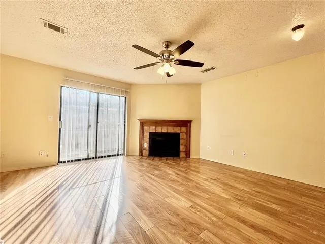 $1,495 | 800 West Collins Street, Denton, TX 76201