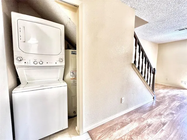 $1,495 | 800 West Collins Street, Denton, TX 76201