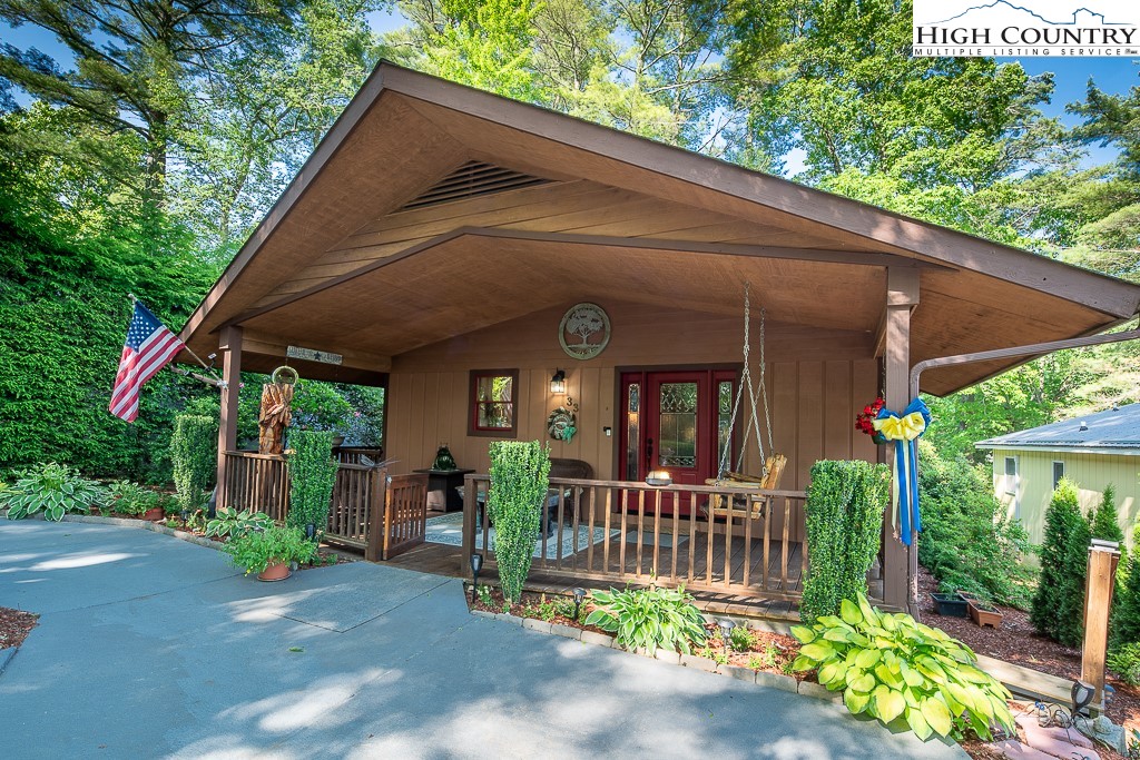 33 Pine Valley Road Newland, NC 28657 - Photo 1 of 25 Gallery Image 1