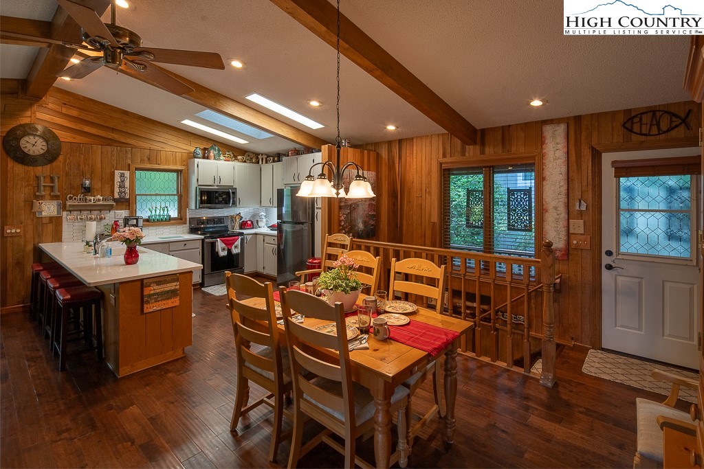 33 Pine Valley Road Newland, NC 28657 - Photo 11 of 25 Gallery Image 11
