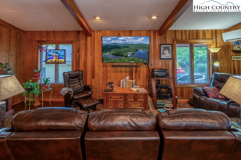 33 Pine Valley Road Newland, NC 28657 - Photo 5 of 25 Gallery Image 5