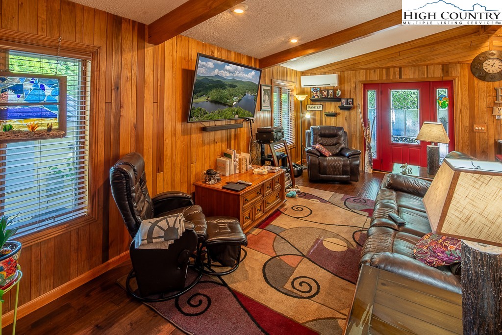 33 Pine Valley Road Newland, NC 28657 - Photo 6 of 25 Gallery Image 6