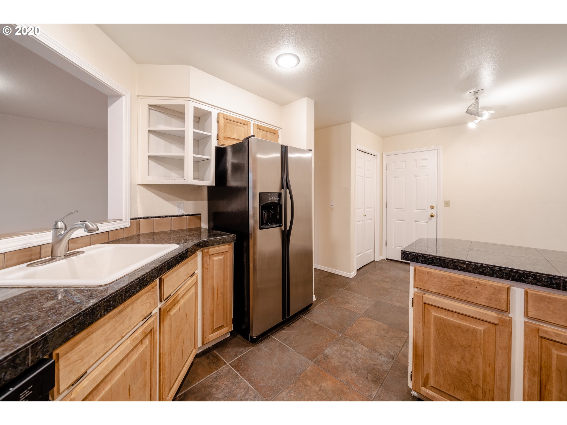 5211 Southwest View Point Terrace Portland, OR 97239 - Photo 13 of 32