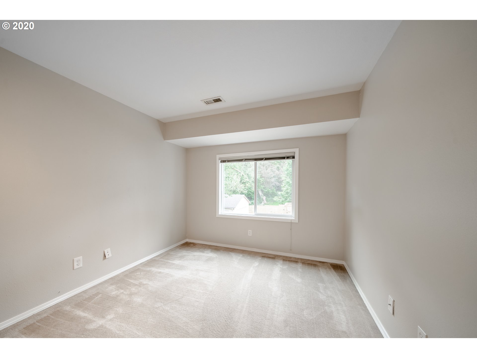 5211 Southwest View Point Terrace Portland, OR 97239 - Photo 23 of 32