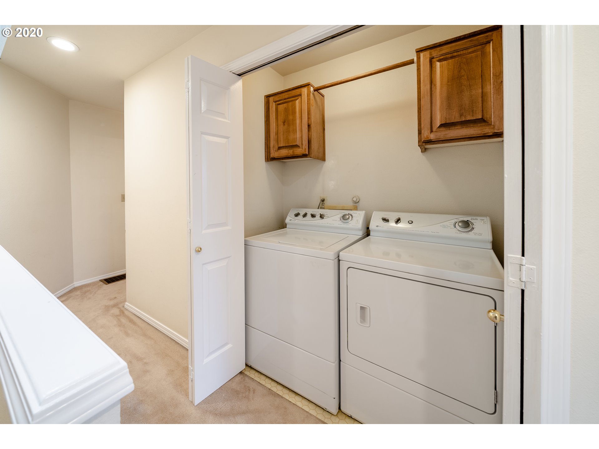 5211 Southwest View Point Terrace Portland, OR 97239 - Photo 27 of 32