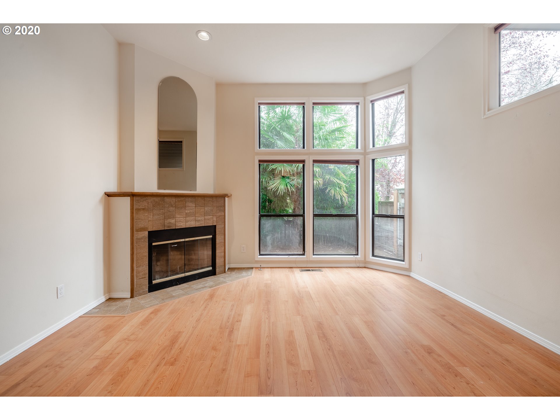 5211 Southwest View Point Terrace Portland, OR 97239 - Photo 7 of 32