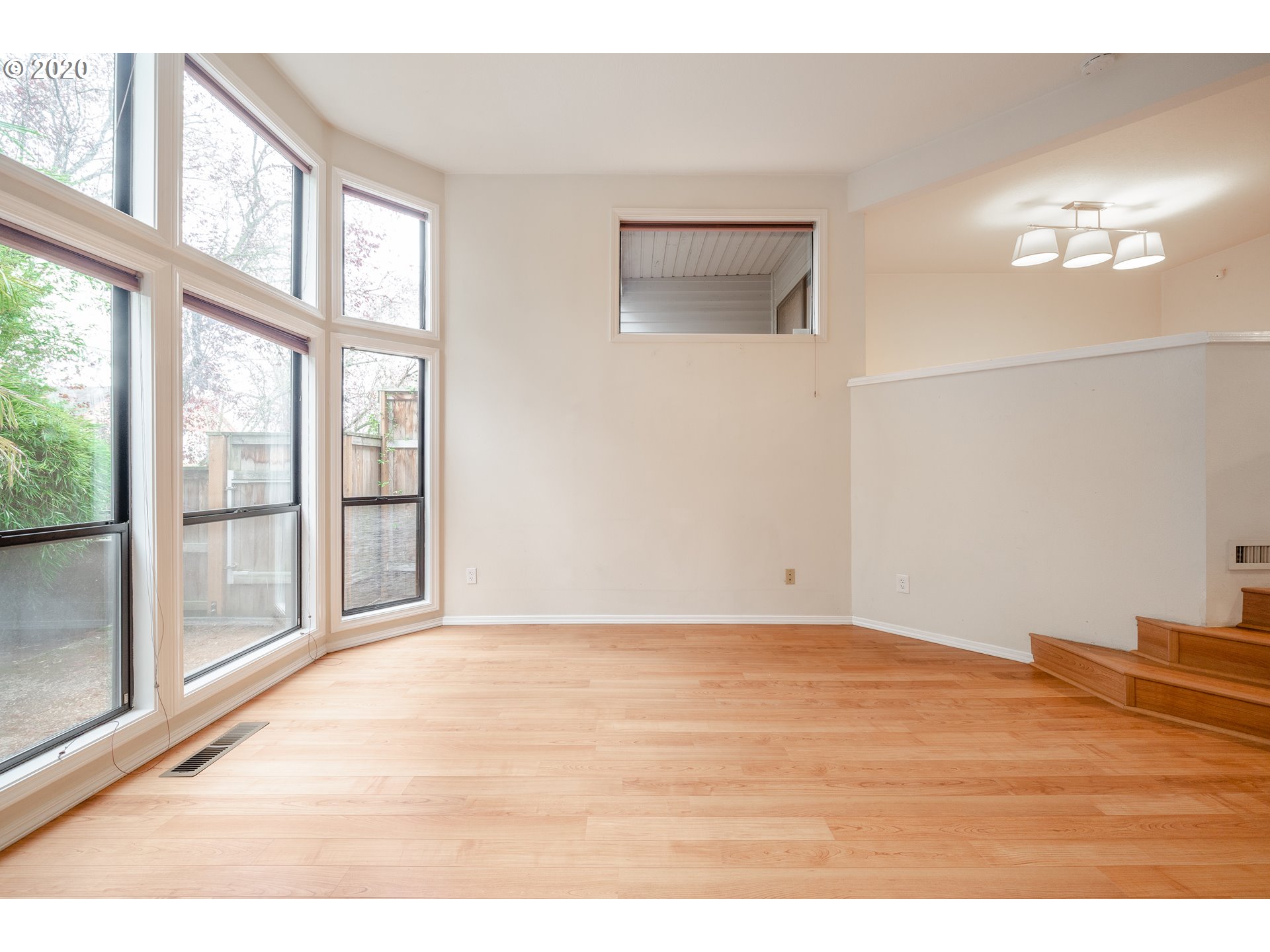 5211 Southwest View Point Terrace Portland, OR 97239 - Photo 8 of 32