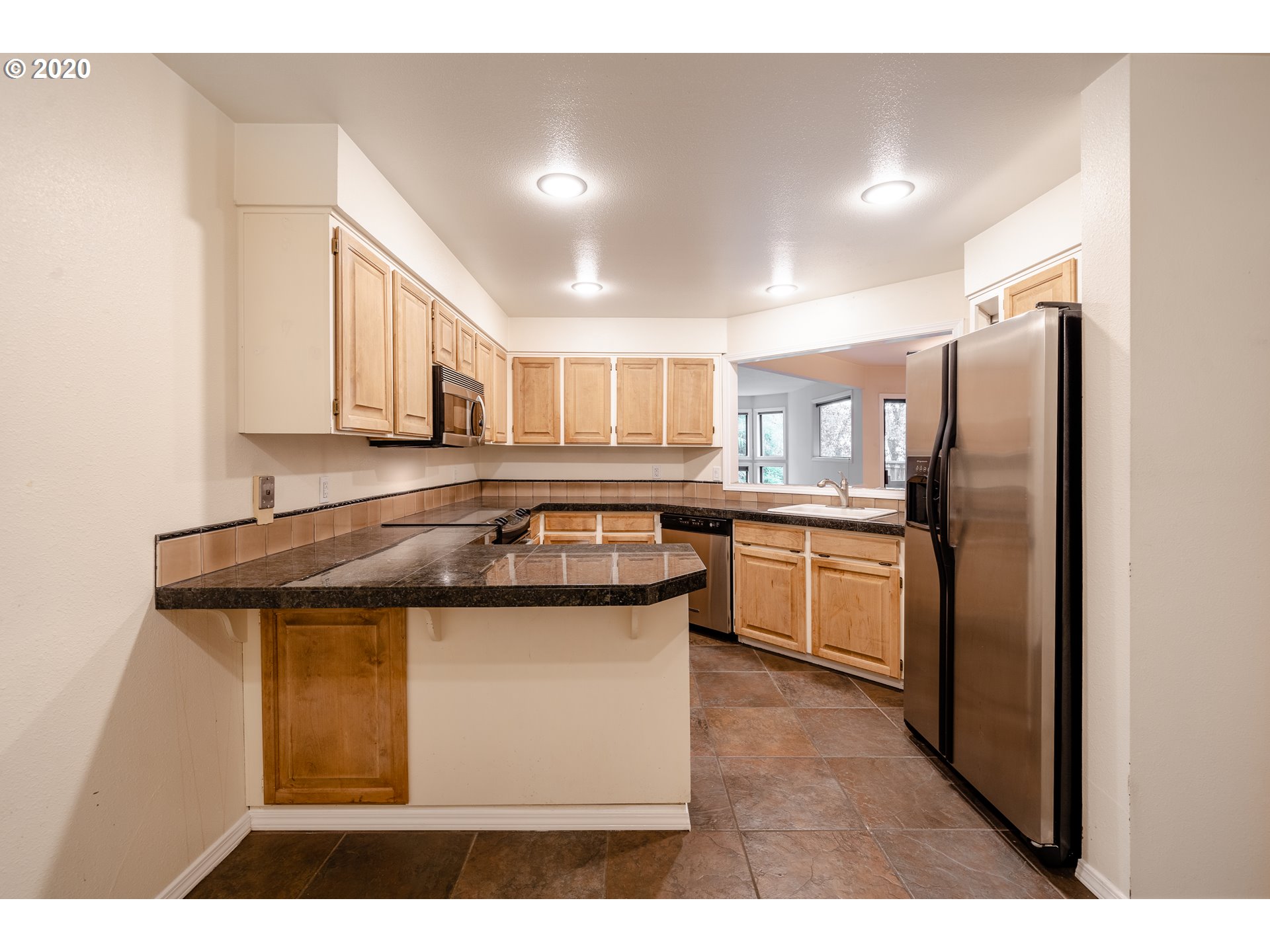 5211 Southwest View Point Terrace Portland, OR 97239 - Photo 10 of 32
