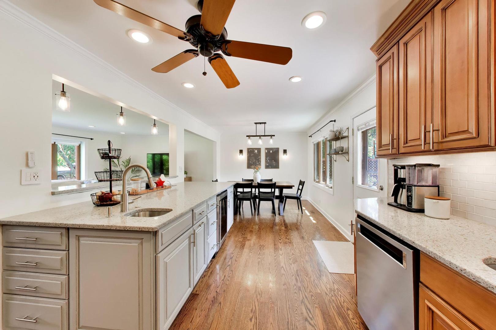 2147 Green Valley Road Darien, IL 60561 - Photo 8 of 31 Gallery Image 8