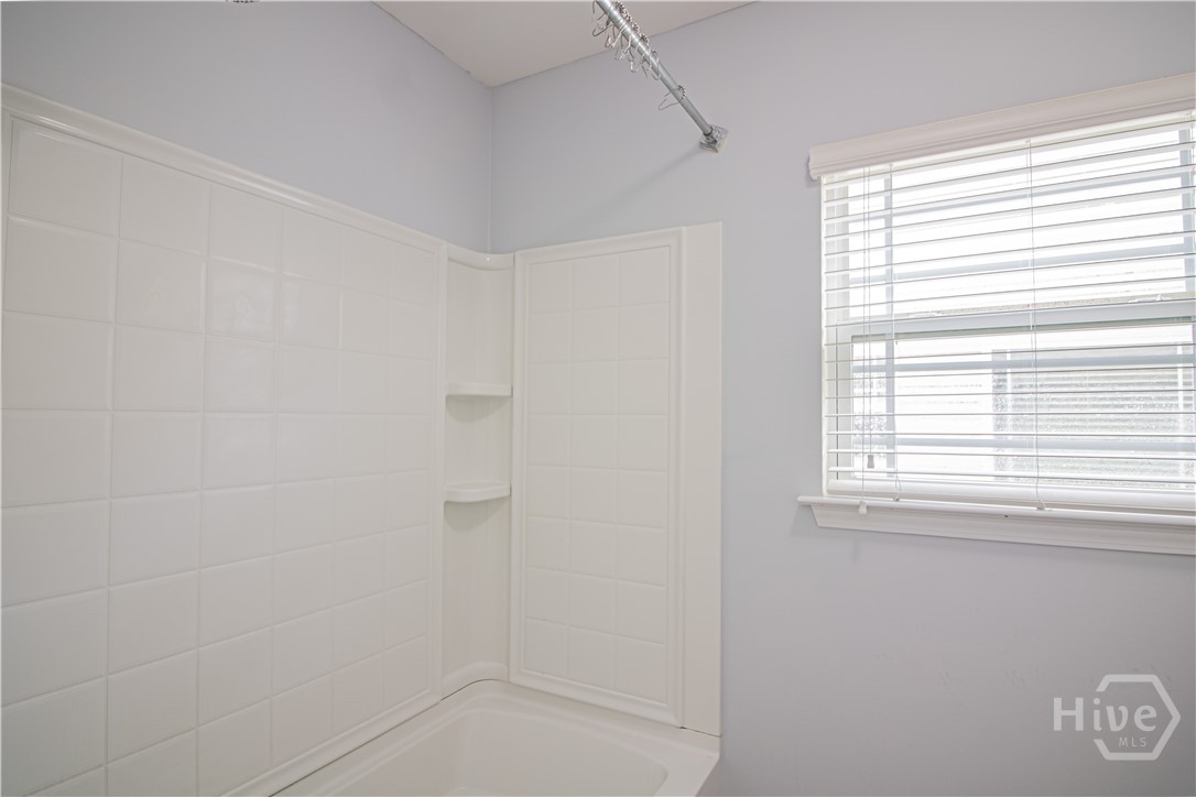 110 Spring Lakes Drive Savannah, GA 31407 - Photo 24 of 36 Full Guest Bathroom