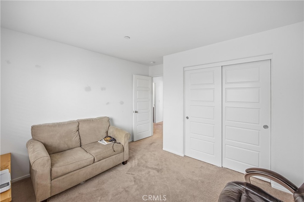 925 Bluebell Way Beaumont, CA 92223 - Photo 27 of 33 a living room with furniture