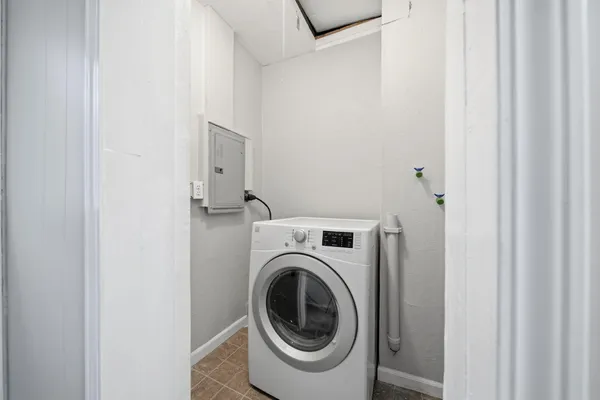 $130,000 | 559 Northwestern Drive, Adrian, MI 49221