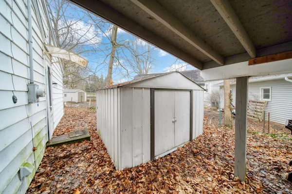 $130,000 | 559 Northwestern Drive, Adrian, MI 49221