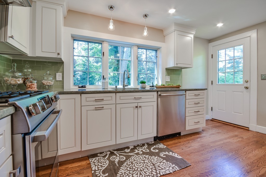 855 Chestnut Street Newton, MA 02468 - Photo 7 of 18 Gallery Image 7
