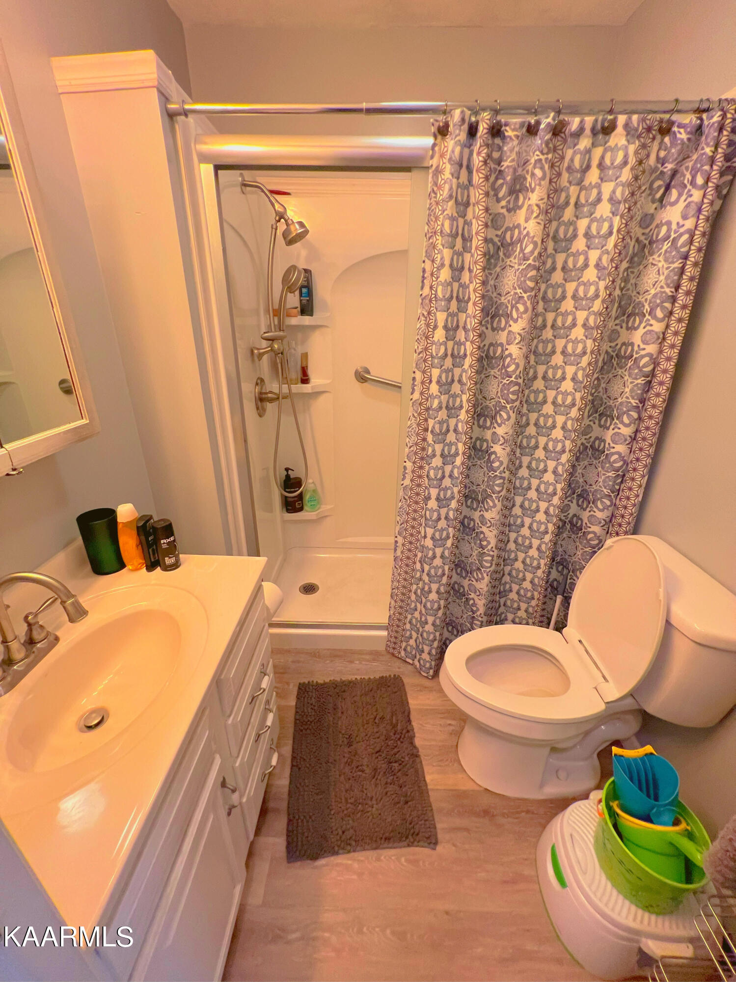 135 Sharp And Perkins Road Jacksboro, TN 37757 - Photo 11 of 18 Hall Bathroom