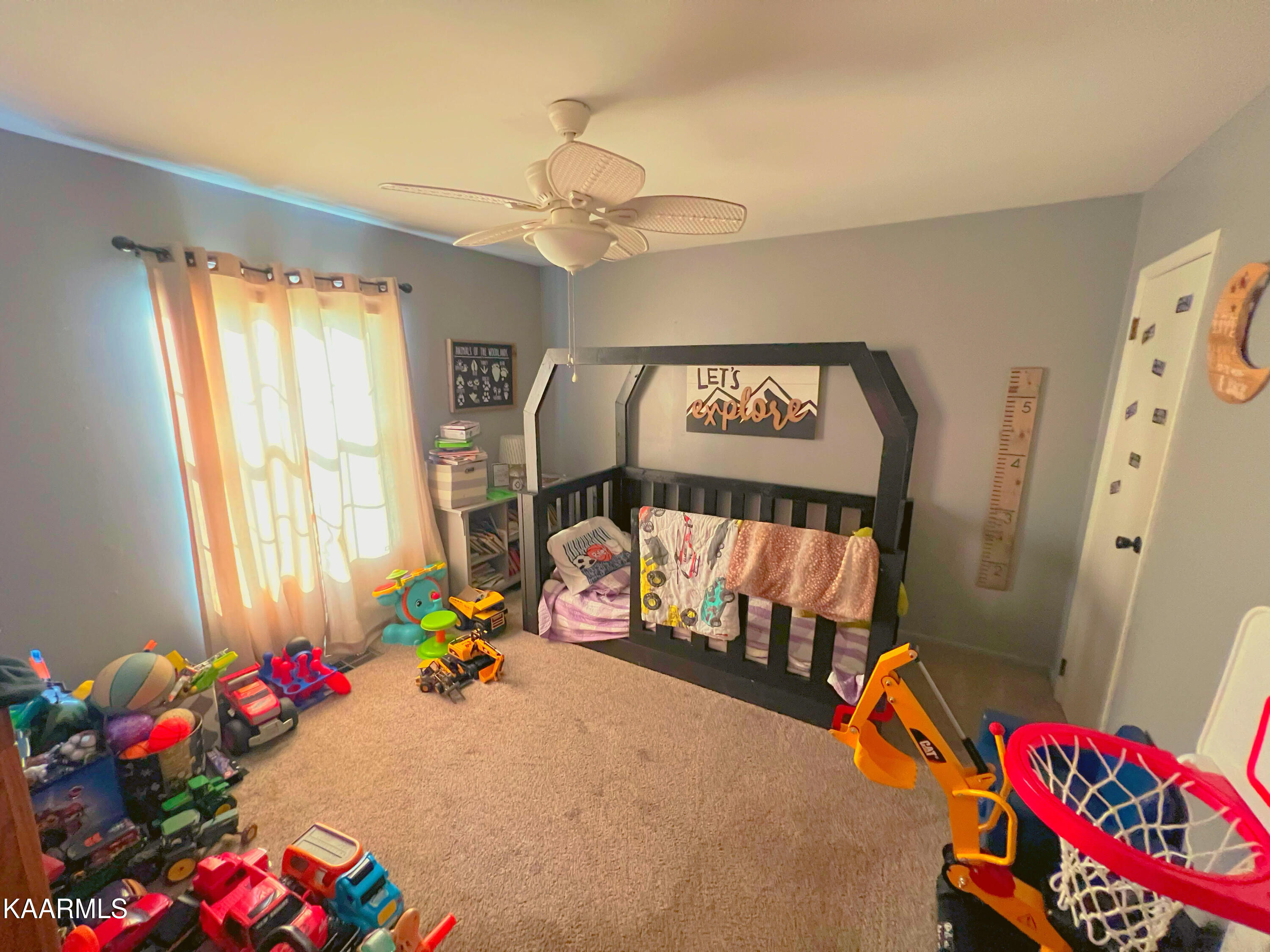135 Sharp And Perkins Road Jacksboro, TN 37757 - Photo 14 of 18 Bedroom 2