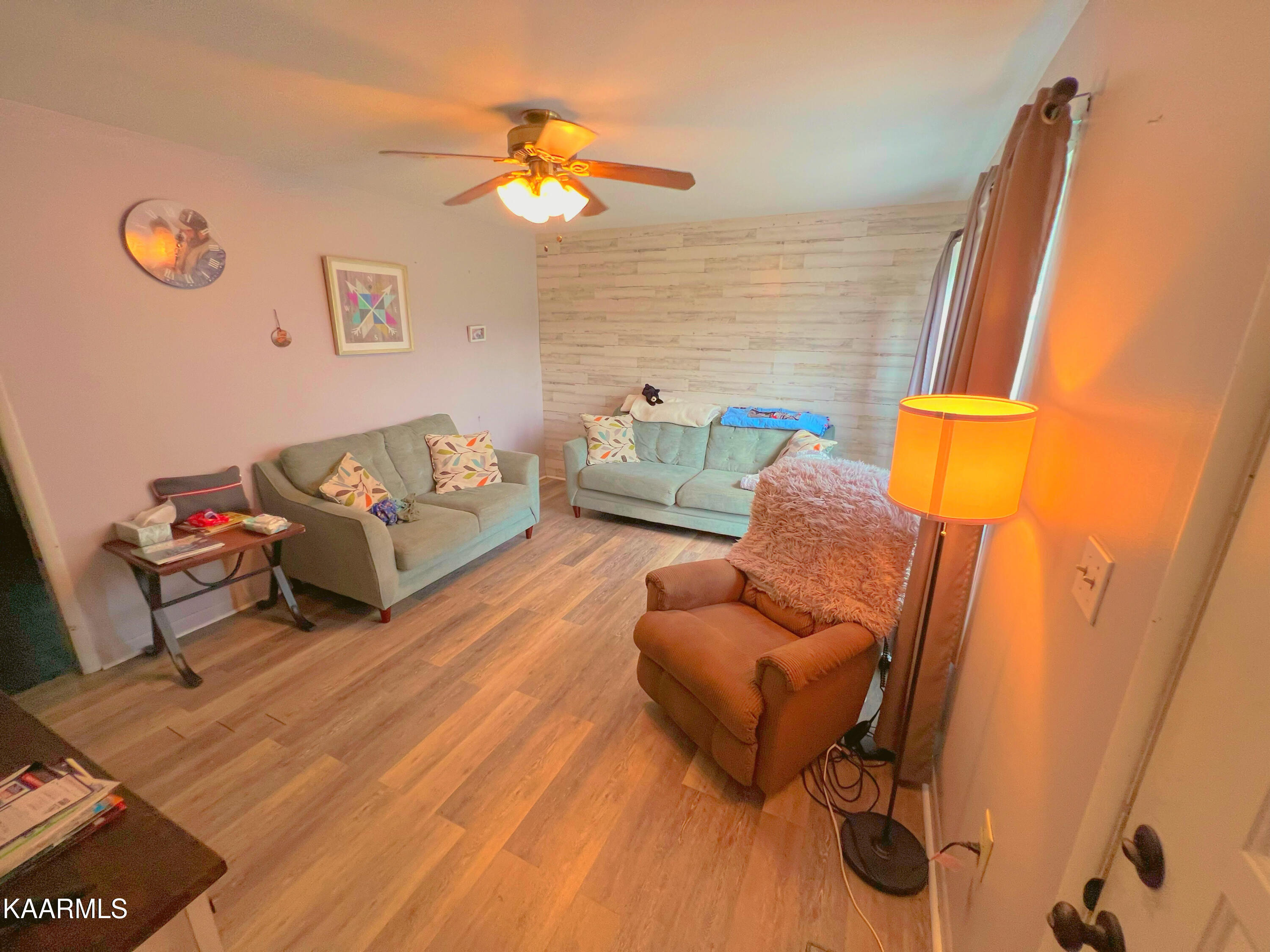 135 Sharp And Perkins Road Jacksboro, TN 37757 - Photo 7 of 18 Living Room
