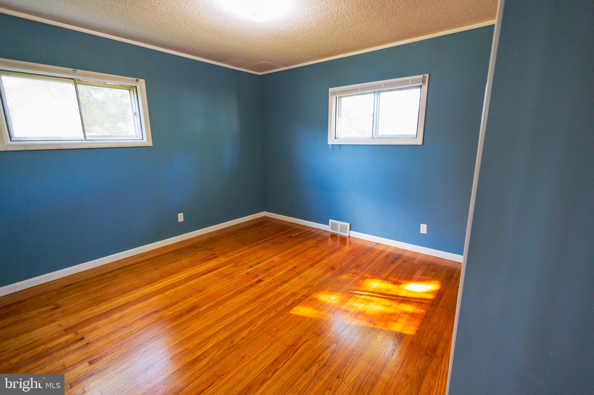 200 Baldwin Road Glassboro, NJ 08028 - Photo 19 of 29 an empty room with a window