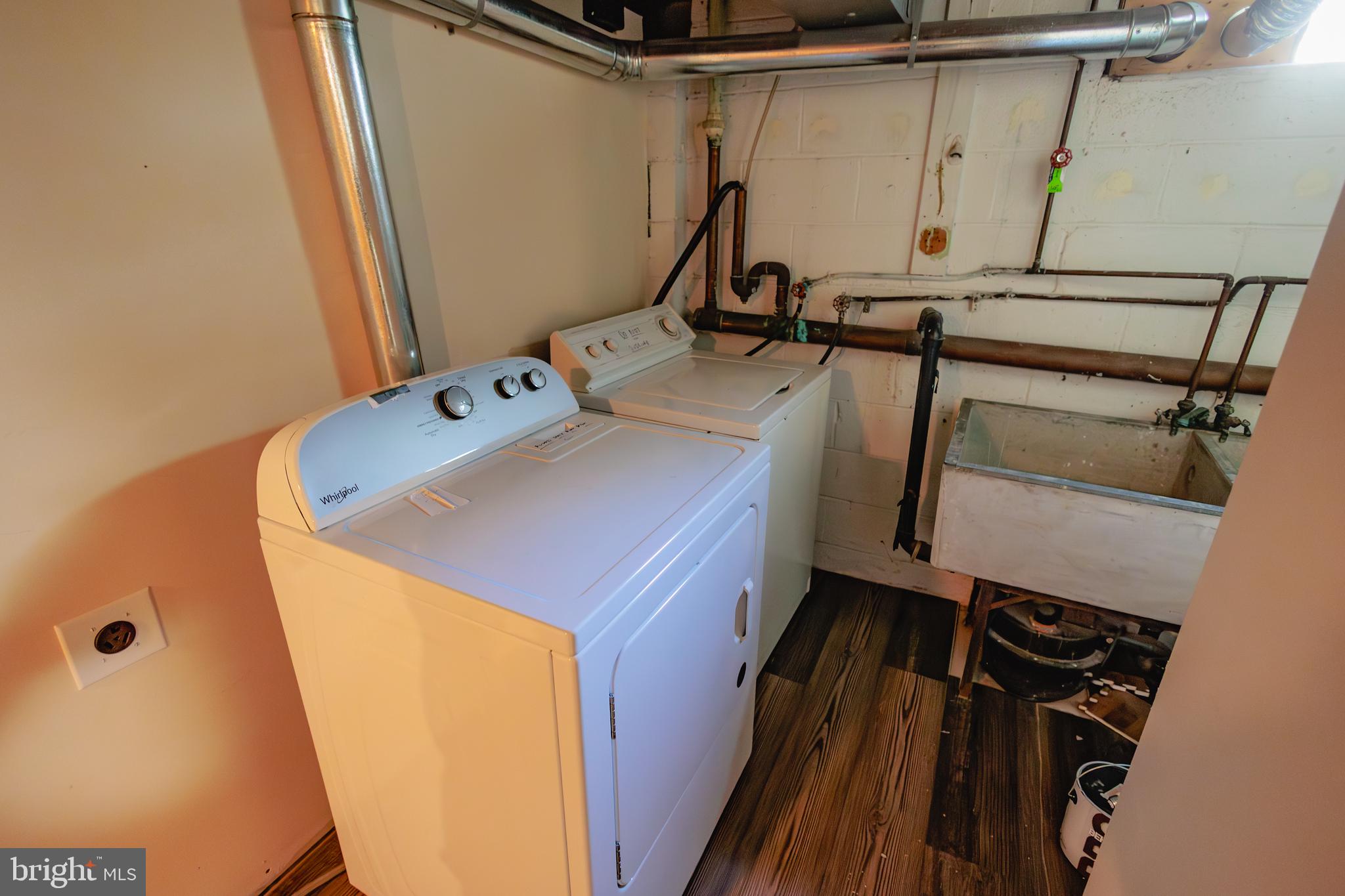 200 Baldwin Road Glassboro, NJ 08028 - Photo 29 of 29 a utility room with dryer and washer