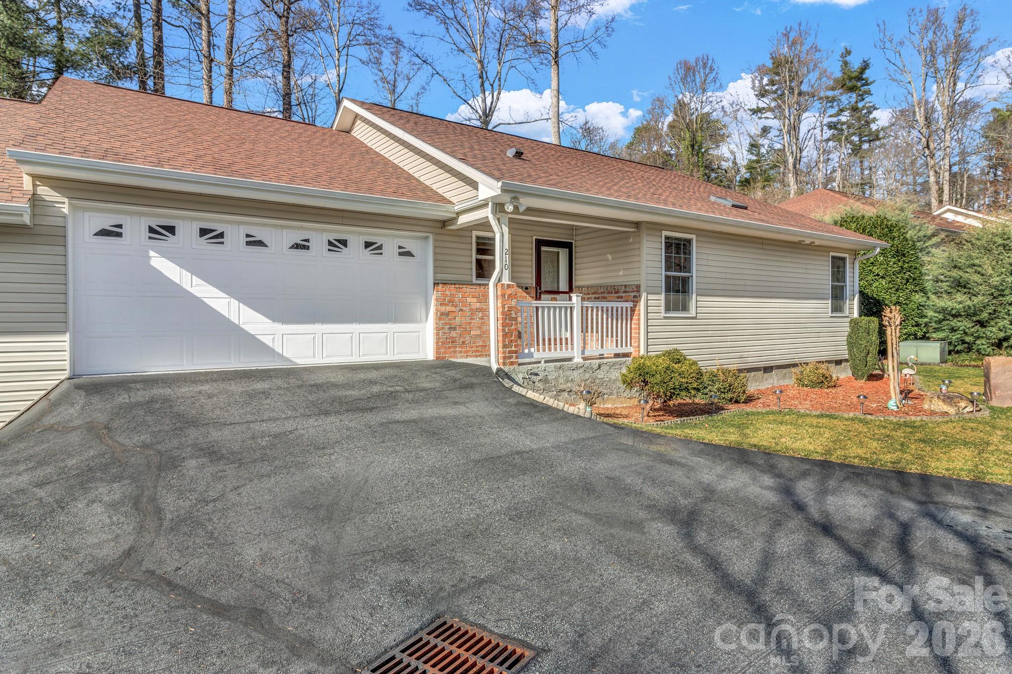 210 Allen Paul Road Hendersonville, NC 28791 - Photo 4 of 48