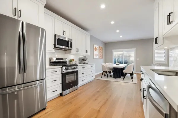 $489,900 | 9430 Churchill Drive, Hickory Hills, IL 60457