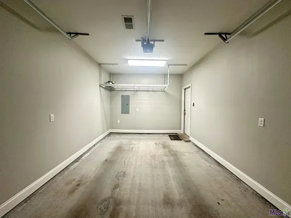 $1,350 | 10664 Florida Boulevard, Unit 8B, Walker, LA 70785
