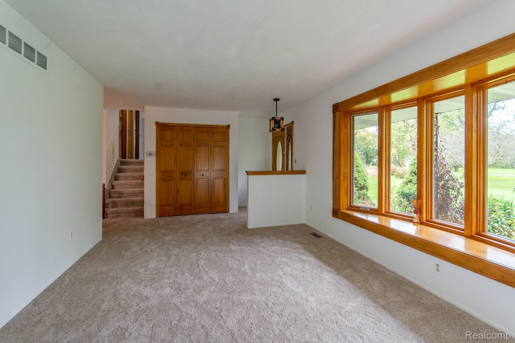 11845 Bunce Road Maybee, MI 48159 - Photo 4 of 45 DSC_5292enf.jpg