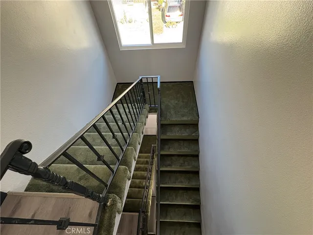 a view of empty room with window