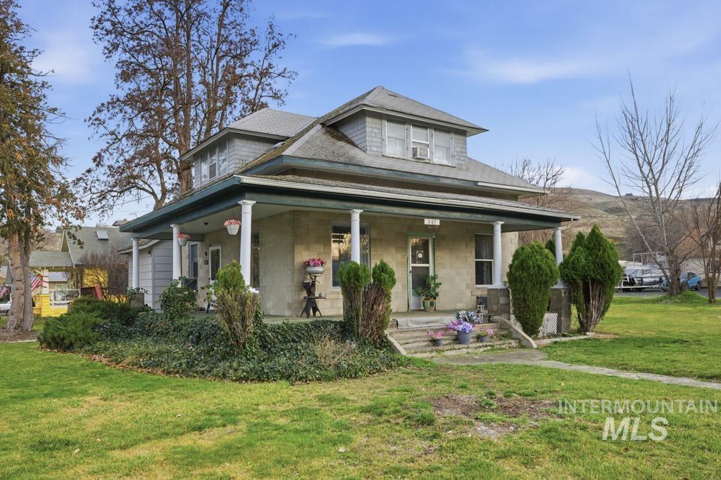 307 Cleveland Street Asotin, WA 99402 - Photo 2 of 34