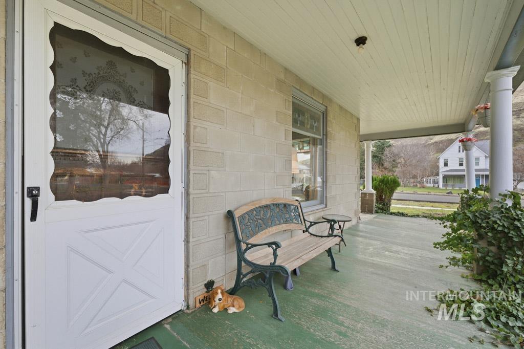 307 Cleveland Street Asotin, WA 99402 - Photo 4 of 34