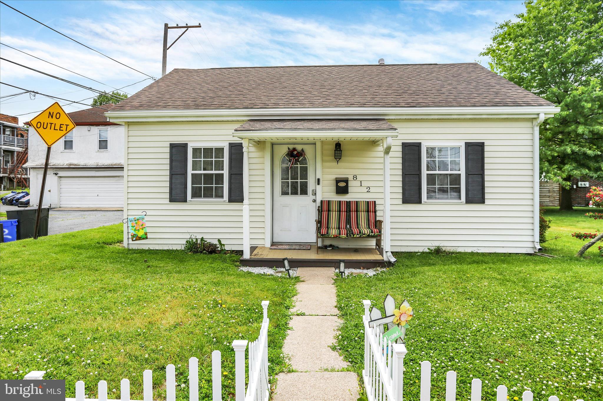 812 Hay Road Temple, PA 19560 - Photo 2 of 27 E26A9911
