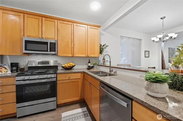 $595,000 | 19010 68th Avenue Northeast, Unit A201, Kenmore, WA 98028