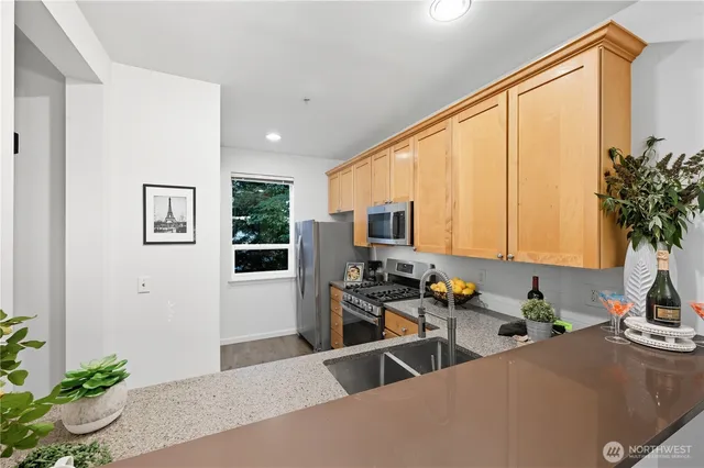 $595,000 | 19010 68th Avenue Northeast, Unit A201, Kenmore, WA 98028