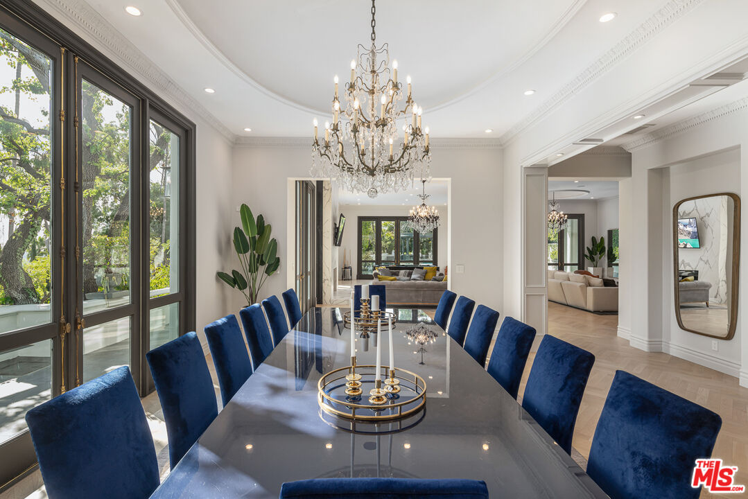 402 Doheny Road Beverly Hills, CA 90210 - Photo 11 of 55