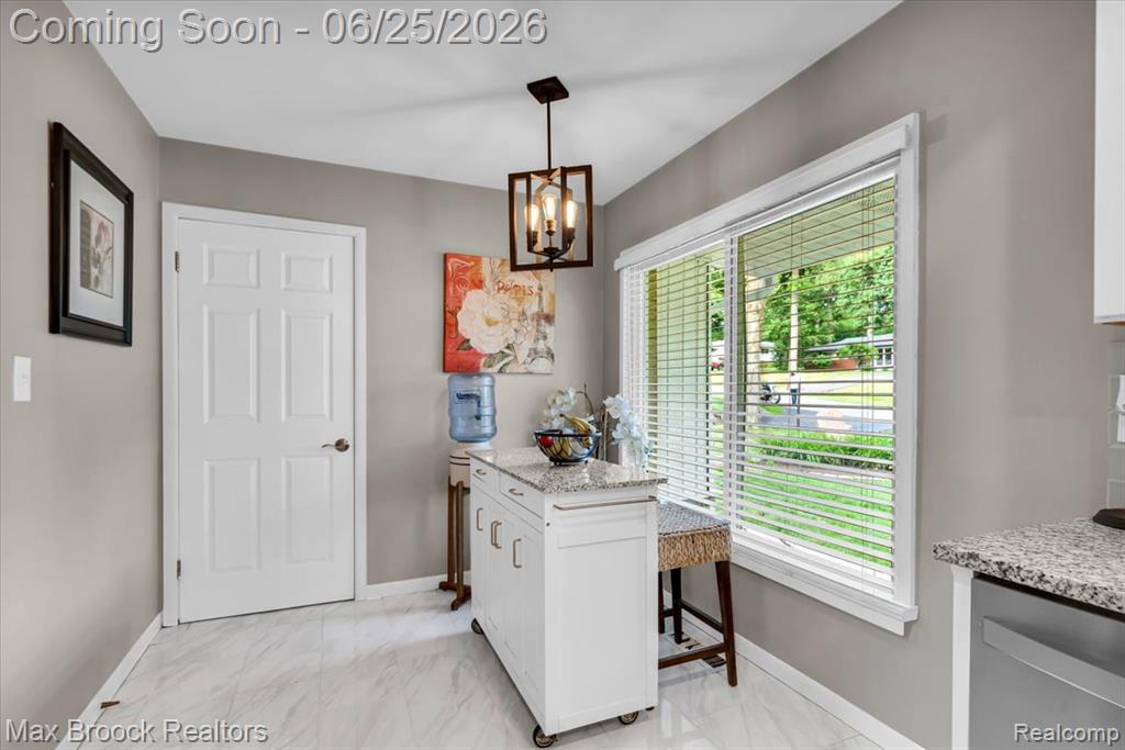 28403 Peppermill Road Farmington, MI 48331 - Photo 13 of 33