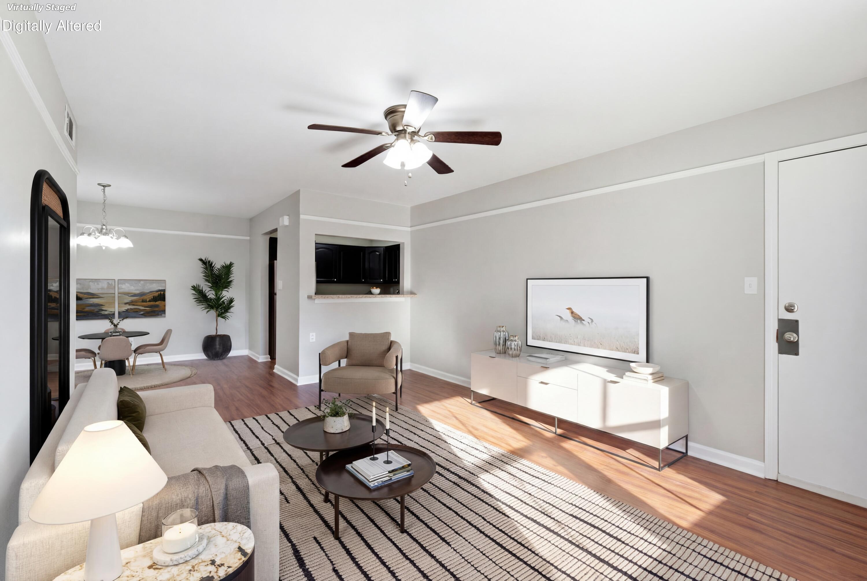 1092 Armstrong Mill Road, Unit B Lexington, KY 40517 - Photo 8 of 28 Living Room
