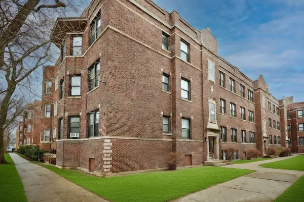 $1,695 | 1355 West Touhy Avenue, Unit 2N, Chicago, IL 60626