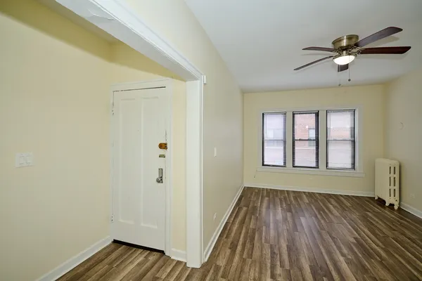 $1,675 | 1355 West Touhy Avenue, Unit 2N, Chicago, IL 60626