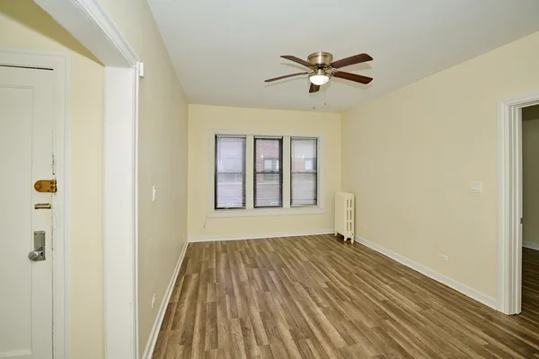 $1,675 | 1355 West Touhy Avenue, Unit 2N, Chicago, IL 60626